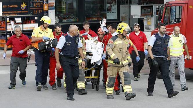 Un mort i un ferit greu en una explosió a una gasolinera de Sant Sadurní d’Anoia, a Barcelona