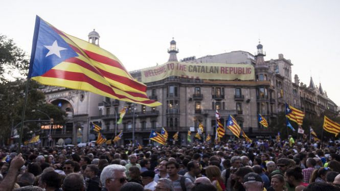 Macrooperació per l’1-O amb 14 càrrecs de la Generalitat detinguts, i el sobiranisme es mobilitza