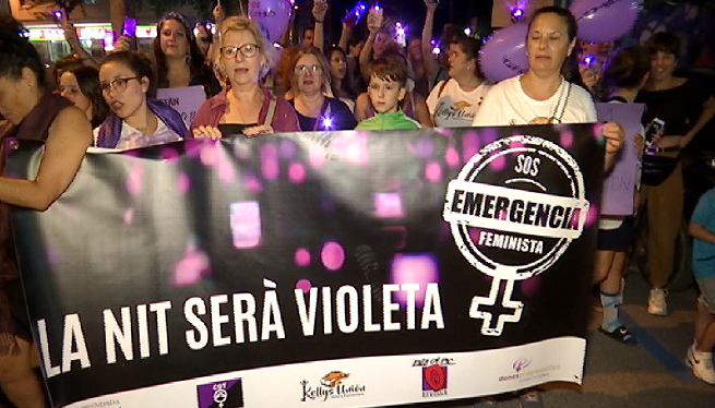 Tres-centes+persones+es+manifestaren+anit+a+Eivissa+contra+la+viol%C3%A8ncia+masclista