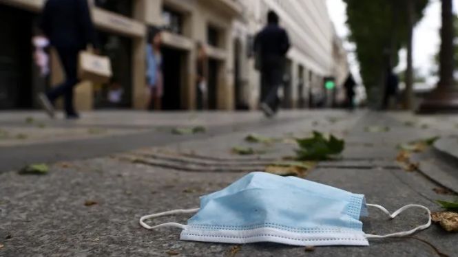 Santa Eugènia multarà amb 300 euros  el qui tiri la mascareta al carrer