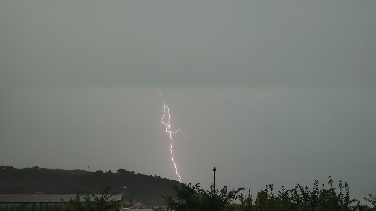 Mallorca i Menorca es desperten amb pluges intenses