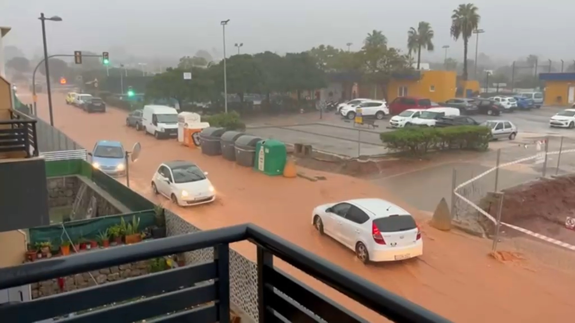 Ruixats intensos a Eivissa, que han fet aturar l’activitat a l’aeroport d’Eivissa