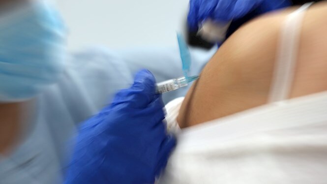 Més de 365.000 persones, cridades a vacunar-se de la grip a partir de dilluns
