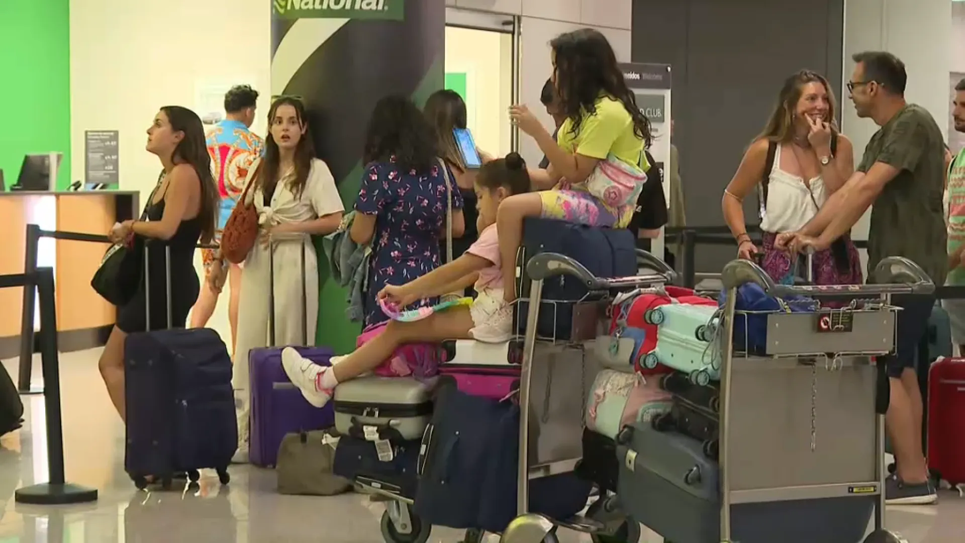 El Ministeri de Consum obre expedients sancionadors a diverses aerolínies de baix cost per sobrecostos en l’equipatge de mà