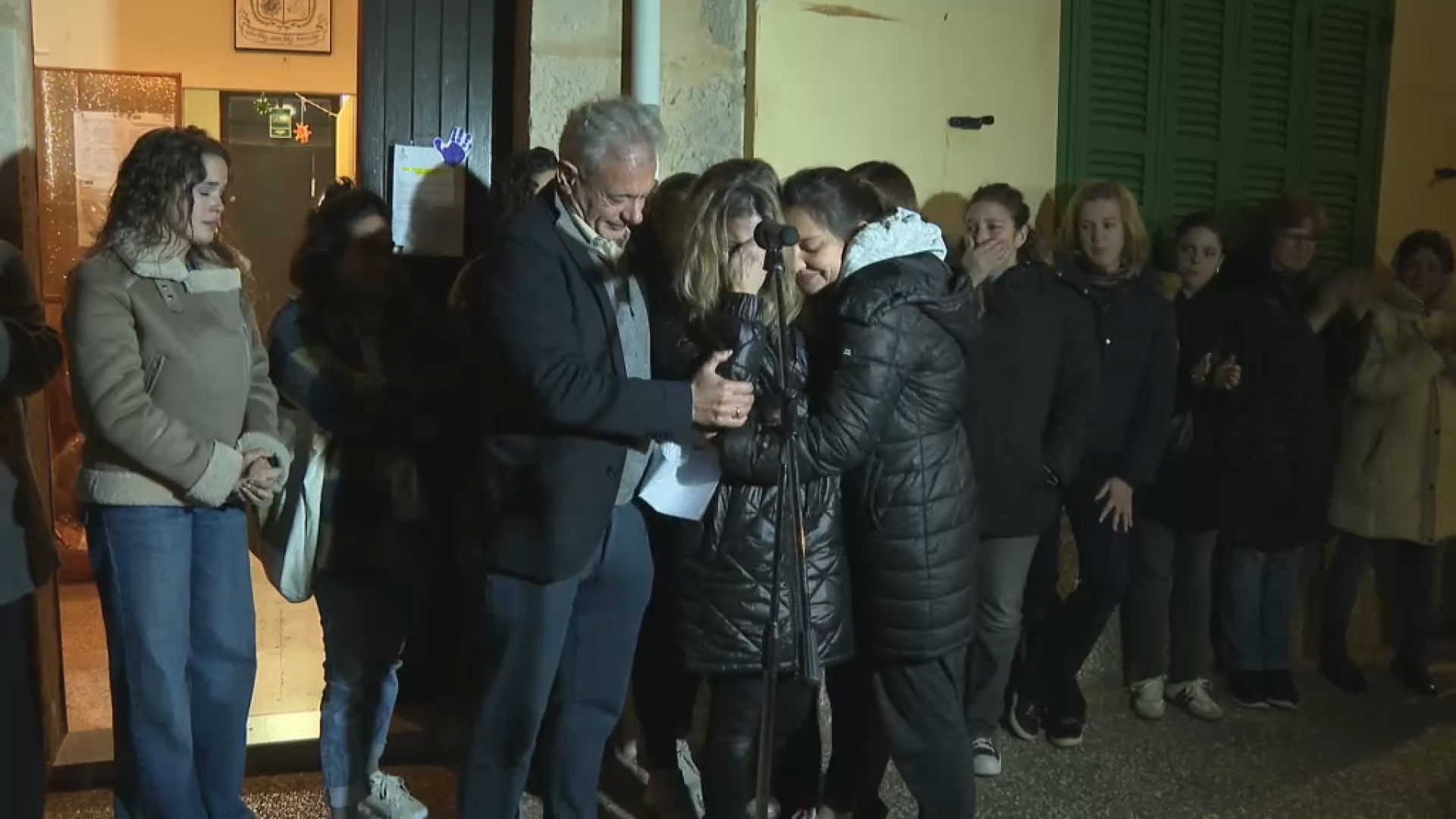 “No estàs sola”: commoció i repulsa per la darrera agressió masclista a l’escola on és mestra la víctima