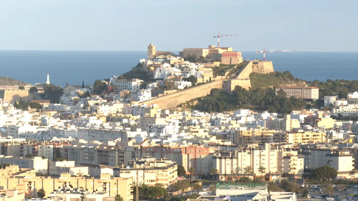 Uns 4.000 propietaris obtenen un total de 7,3M€ al mes a l’estiu pel lloguer del seu habitatge a Eivissa