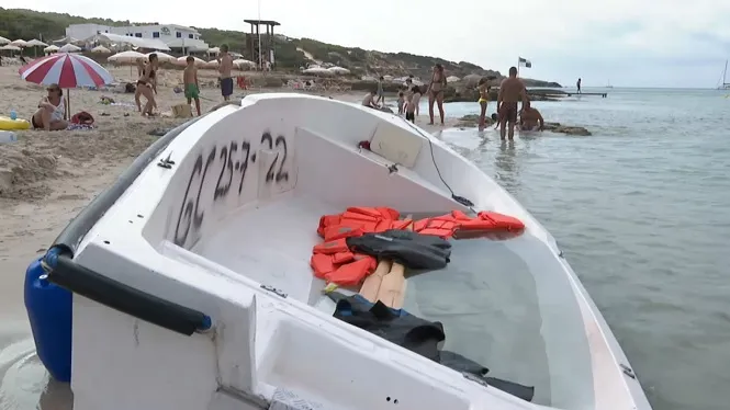 Un+total+de+27+migrants+arriben+a+Formentera+en+dues+barques
