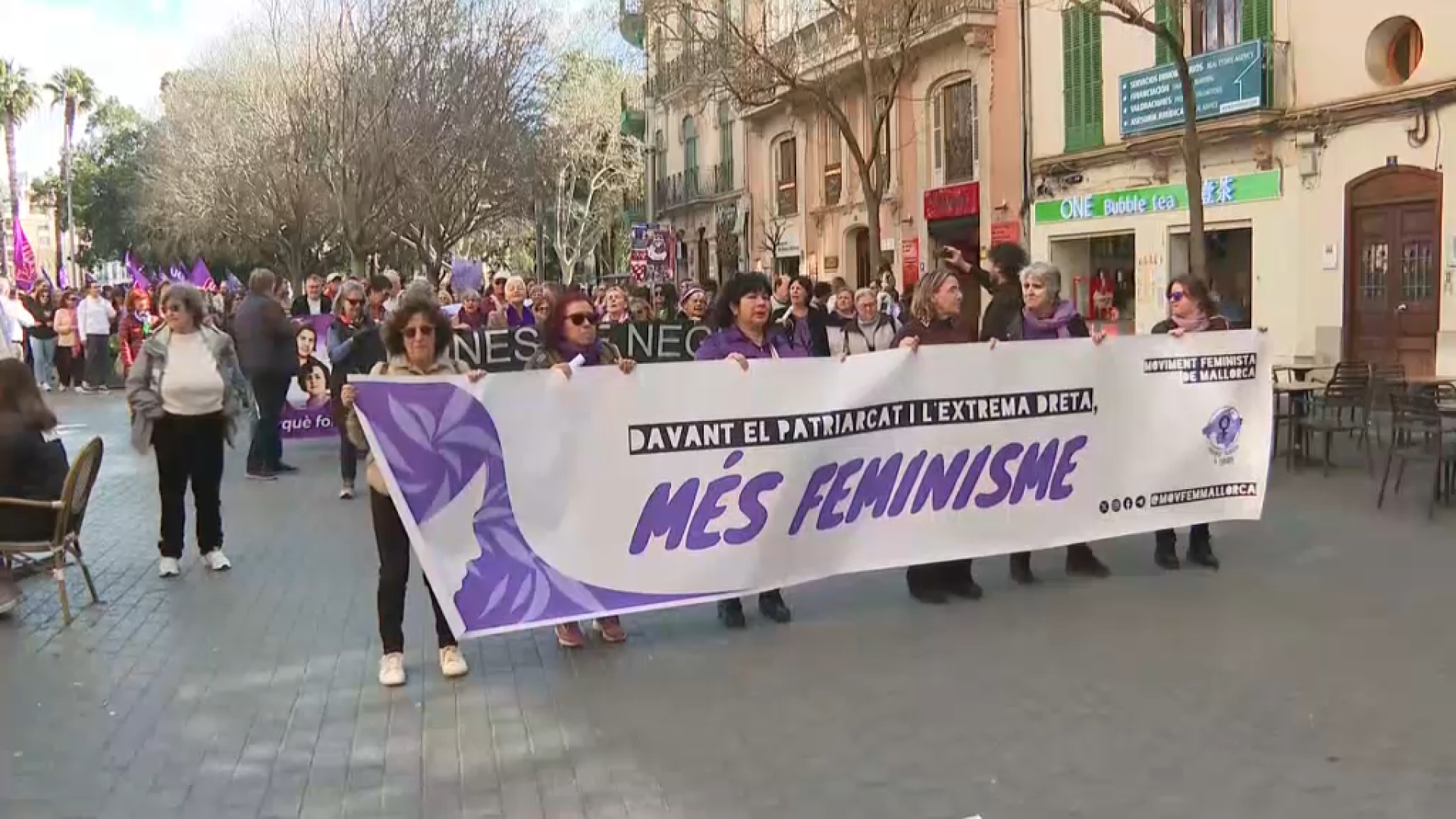 Dos milers de persones acudeixen al 8M del Moviment Feminista a Palma