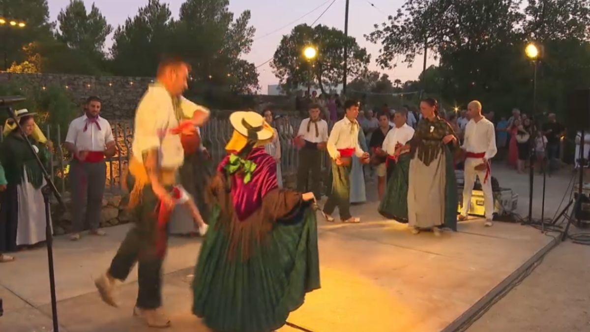 Eivissa recupera la ballada de sa Cova de Santa Agnès