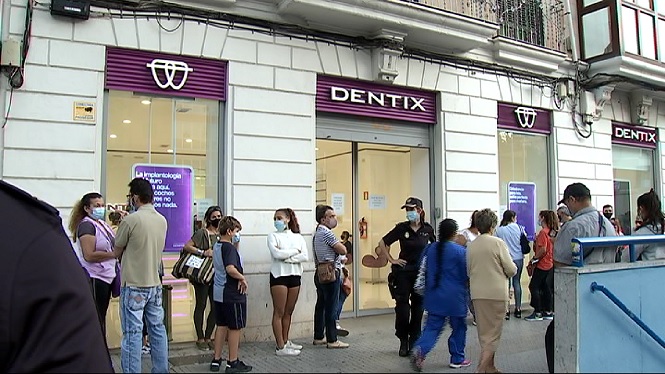 El Banc Sabadell congelarà el cobrament dels crèdits concedits a afectats per la fallida de Dentix