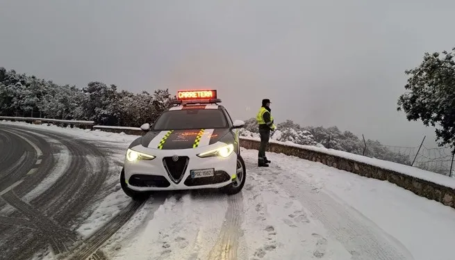 La neu a la serra de Tramuntana ocasiona diverses actuacions per part de la Guàrdia Civil