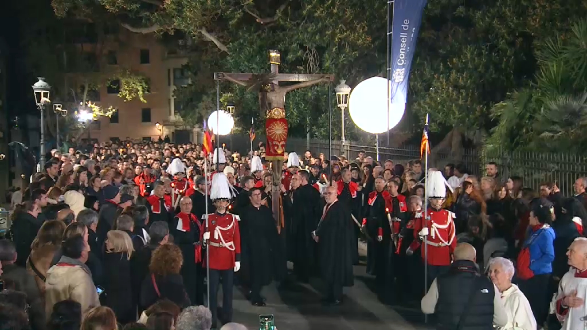 La processó del Sant Crist de la Sang congrega milers de persones a Palma