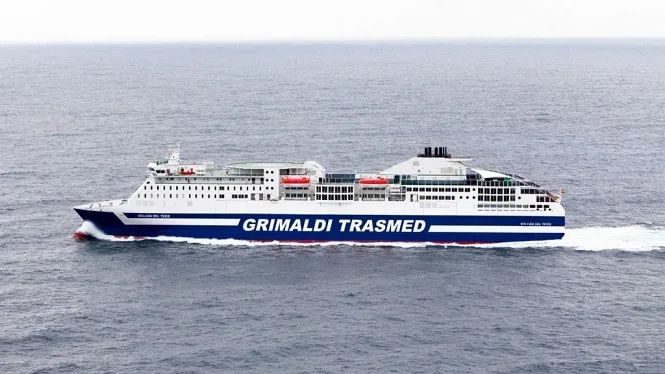 Trasmed acusa l’Autoritat Portuària de beneficiar un vaixell de Baleària per atracar al port d’Alcúdia