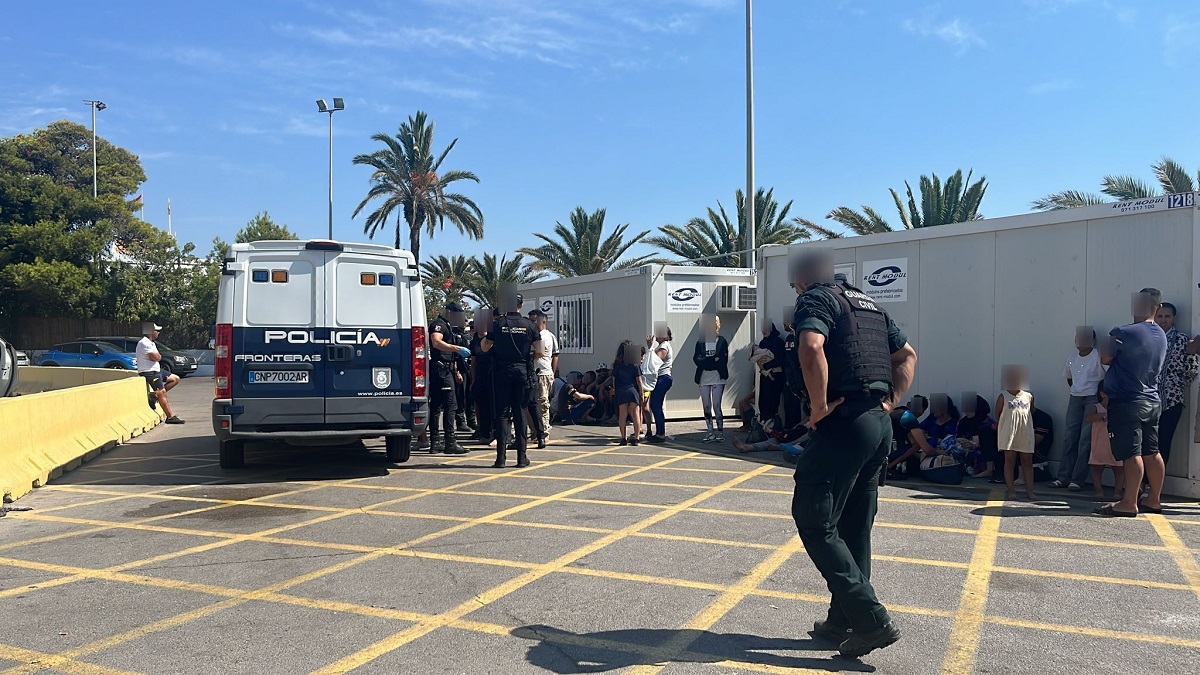 Més de 960 migrants rescatats en vuit dies