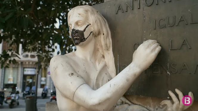 Pinten ‘La Veritat’ del monument a Antoni Maura