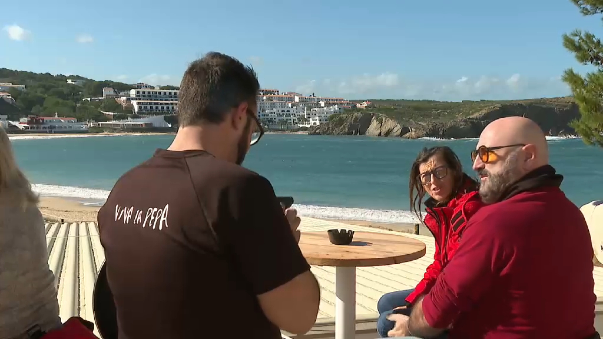 La batalla contra l’hivern turístic a Menorca: restaurants de platja que aposten per no abaixar la persiana en ple novembre