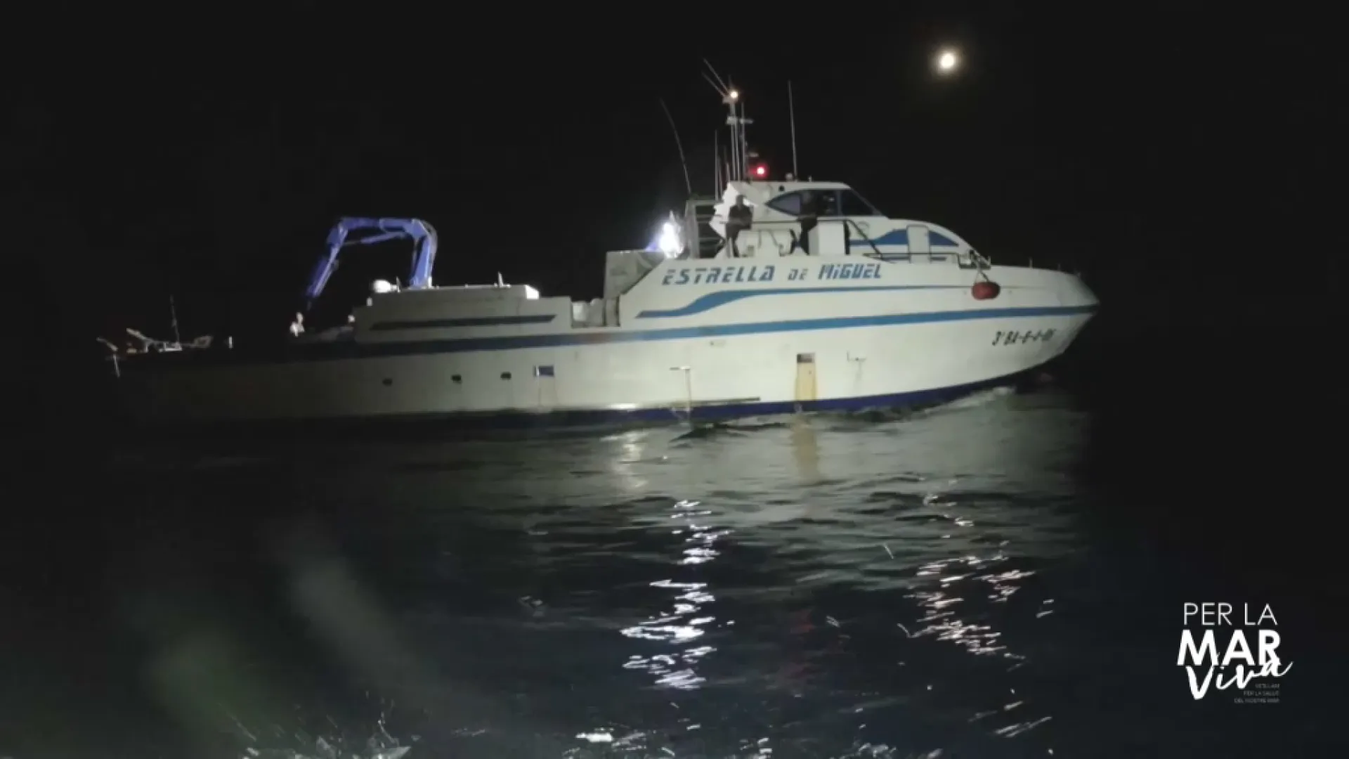 Per la Mar Viva realitza una acció de protesta contra la pesca de setge