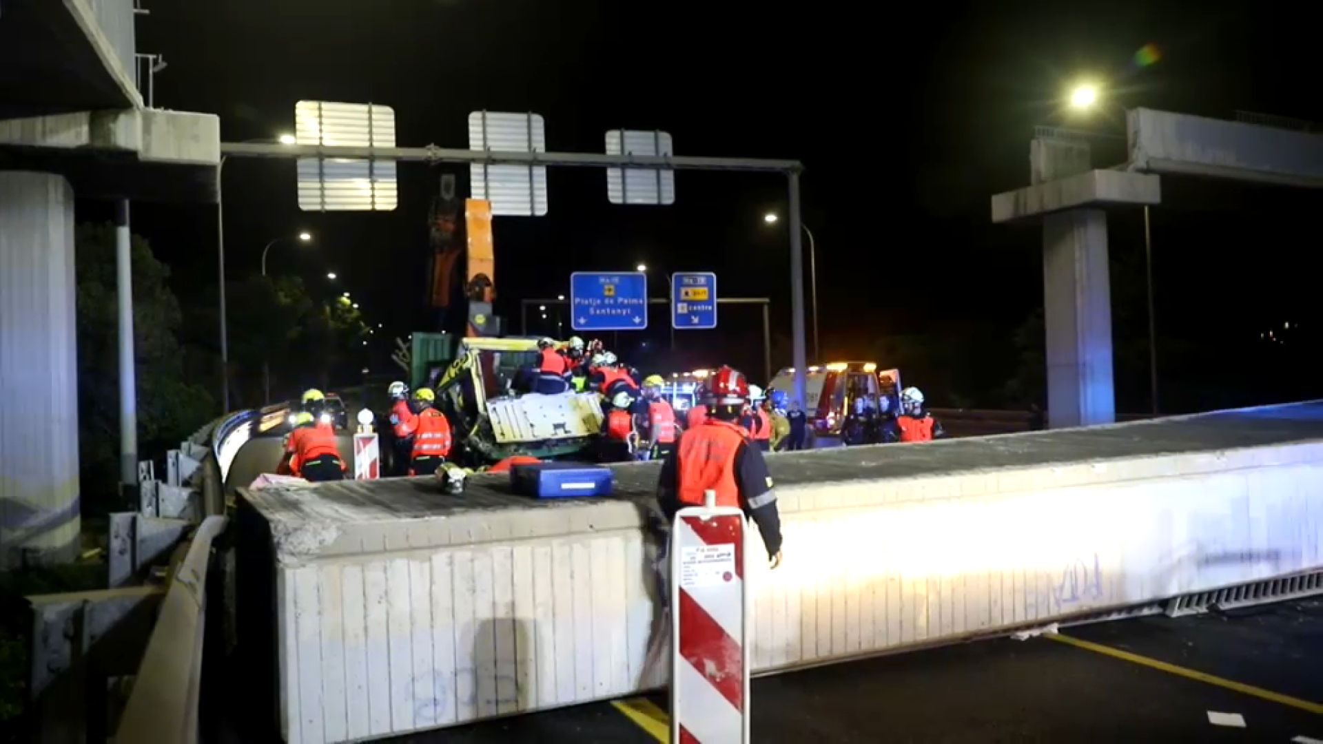 Greu accident laboral: tres ferits per la caiguda d’un pont a la Via de Cintura de Palma