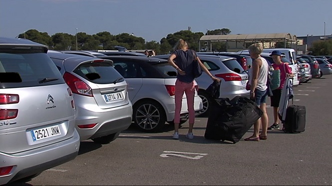 Baixa fins a un 15%25 la flota de vehicles de rent a car a les Balears