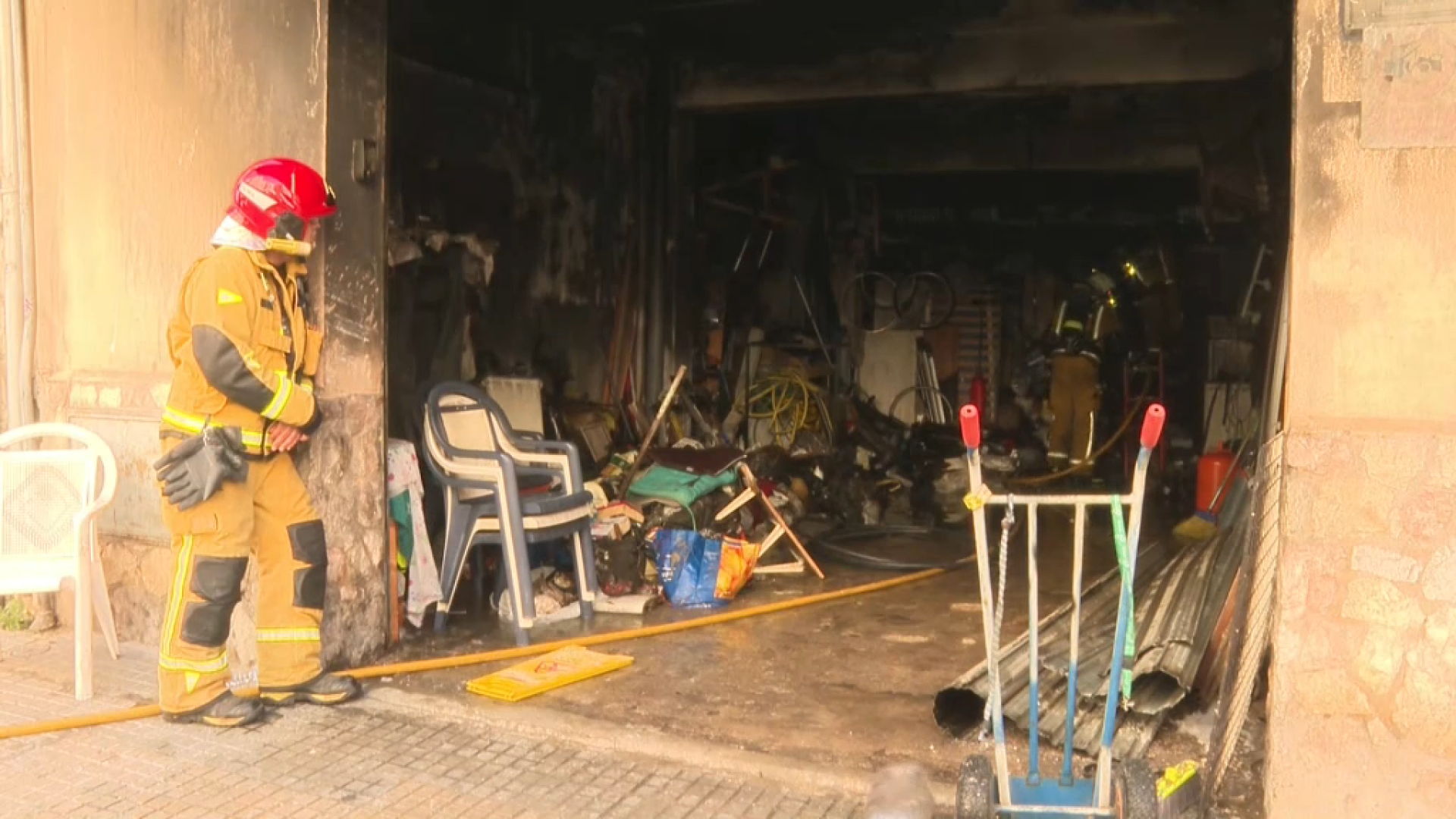 Investiguen la causa de l’incendi del garatge cremat  a Palma