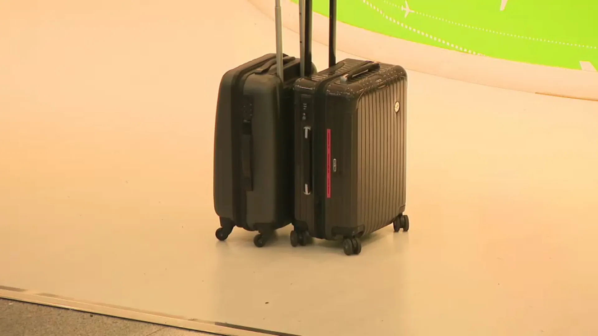 El Parlament Europeu vol que l’equipatge de mà als avions sigui gratuït