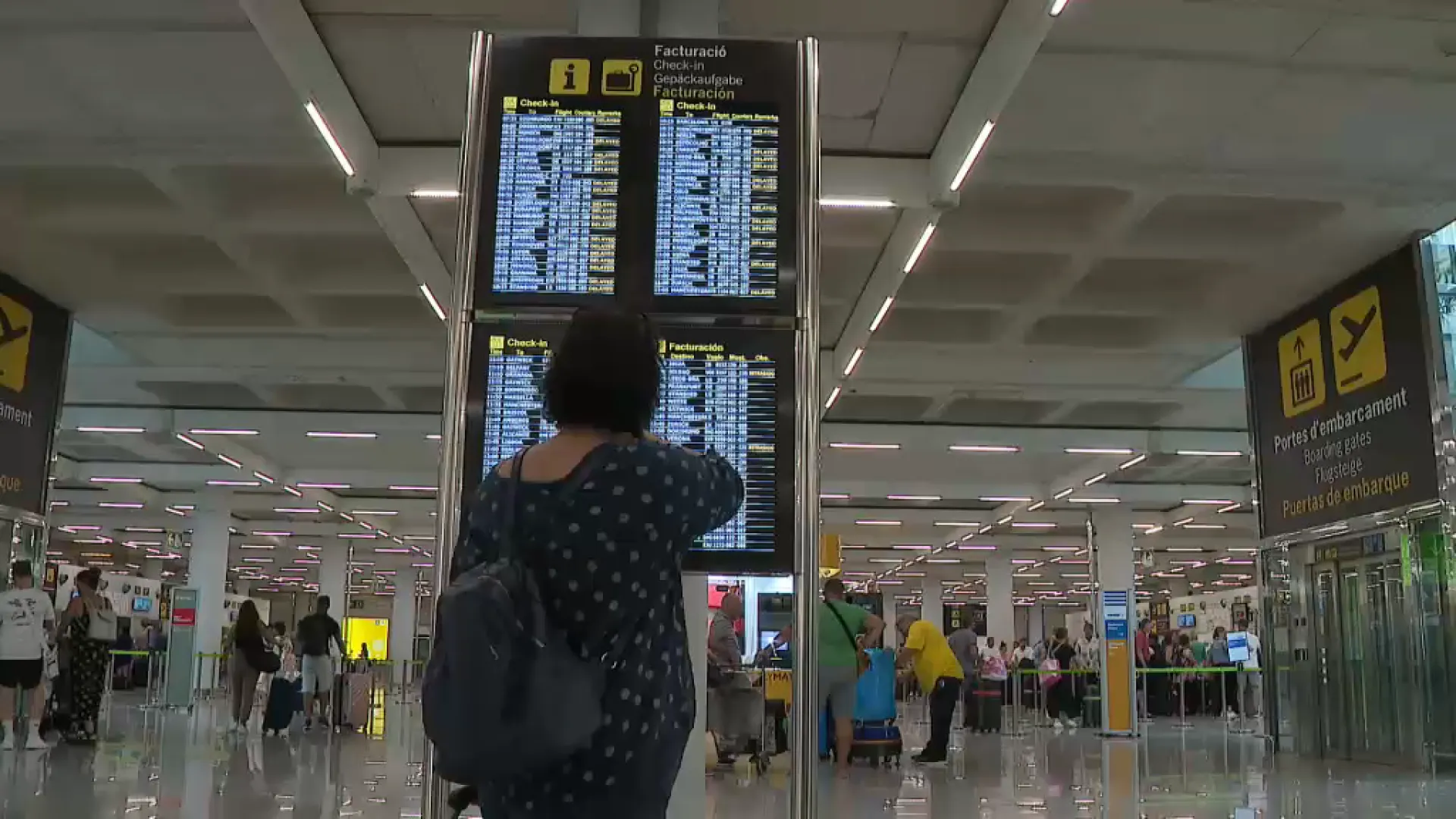 Retards generalitzats a l’aeroport de Palma per les alertes de mal temps