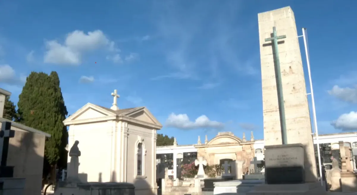 Menorca relaxa les mesures anticovid al cementiri per Tots Sants