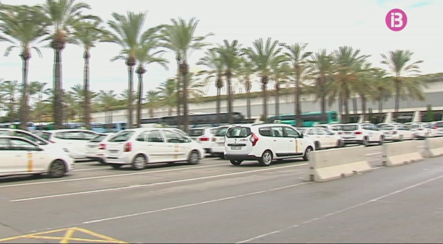 L’aeroport de Palma disposarà d’un aparcament gratuït a la zona d’arribades a partir de l’estiu que ve