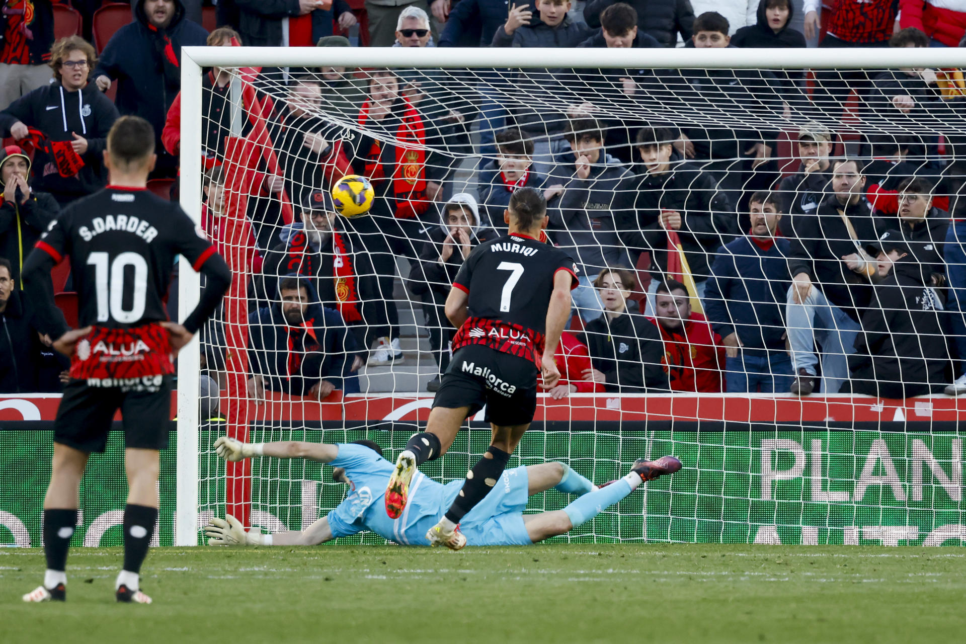 El Mallorca s’imposa a l’Espanyol en un final d’infart