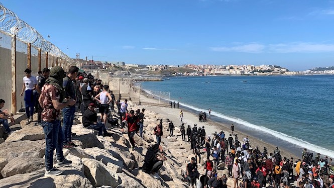 Prop de 8.000 immigrants a Ceuta, 4.000 dels quals ja retornats