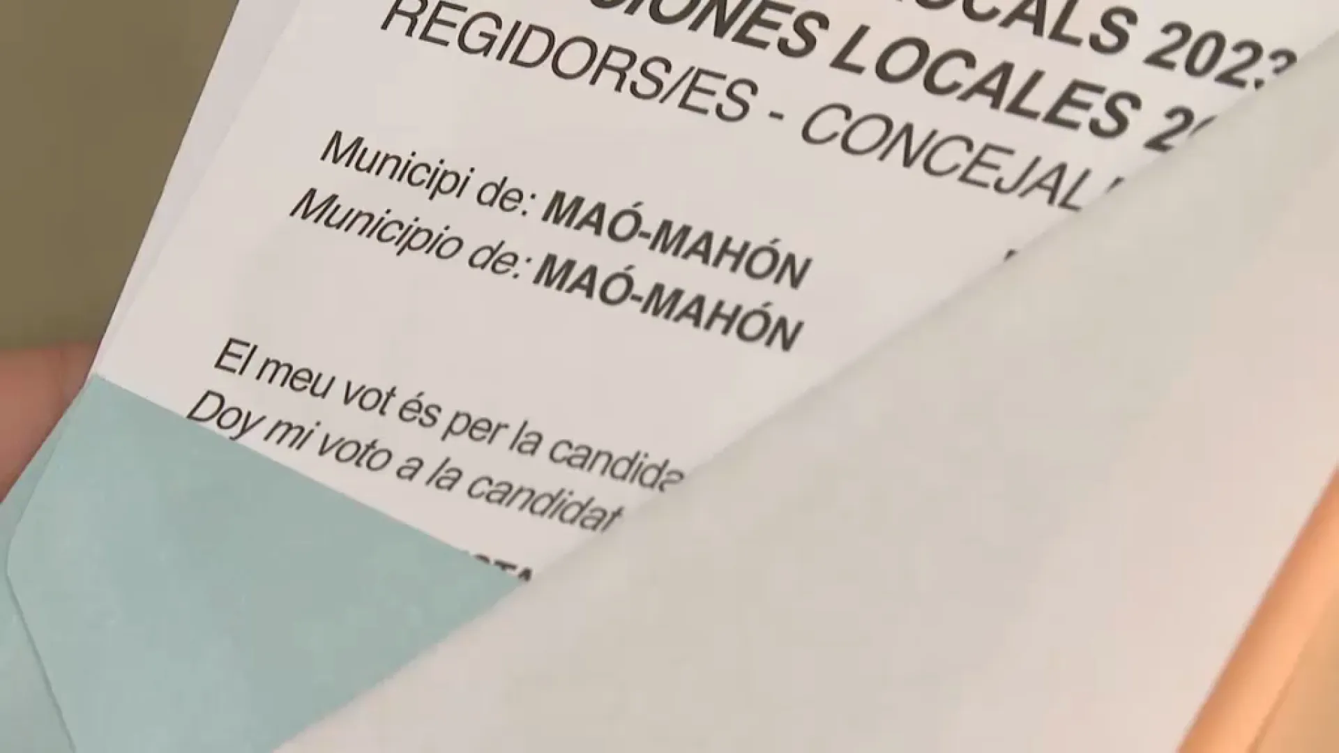Les paperetes electorals de Maó, impreses en la forma bilingüe ‘Maó-Mahón’