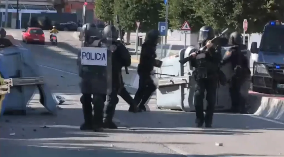 Sis agents de la Policia Nacional, ferits lleus a la manifestació en suport als treballadors del metall a Cadis