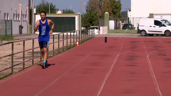 Els atletes de Menorca, en peu de guerra pel risc de perdre l’única pista homologada a l’illa