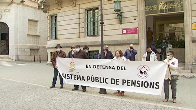 Els pensionistes protesten en defensa del sistema públic