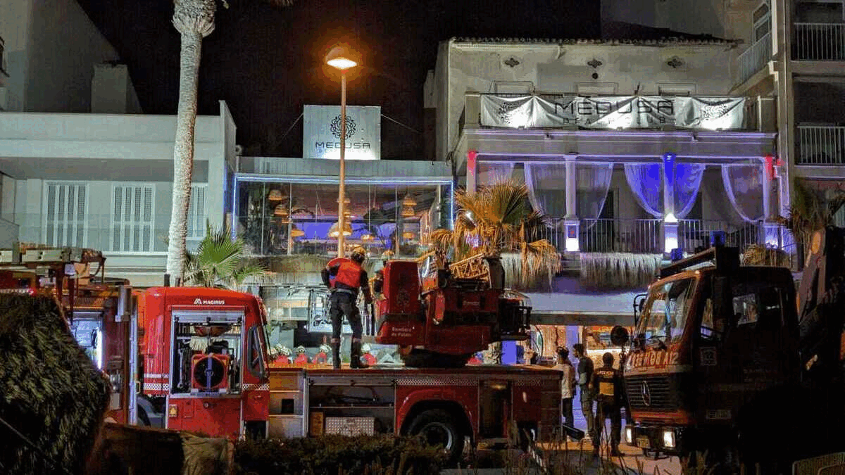 Tragèdia a Platja de Palma: quatre morts, tres dones i un home, i 16 ferits en l’esfondrament d’un local d’oci a primera línia
