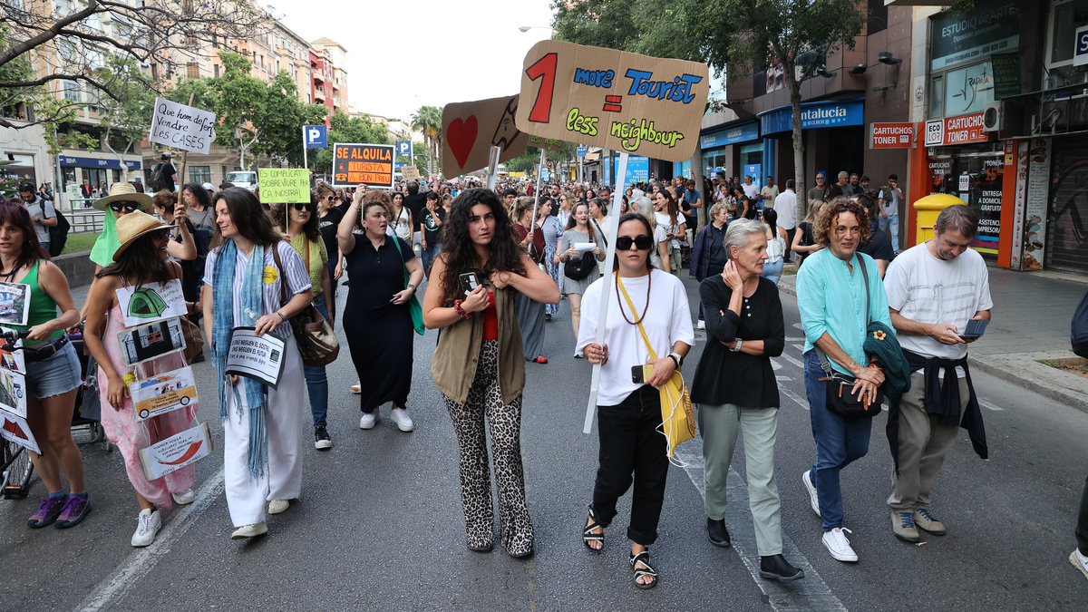 La Plataforma Menys Turisme, Més Vida convoca una gran manifestació aquest diumenge 15 de juny