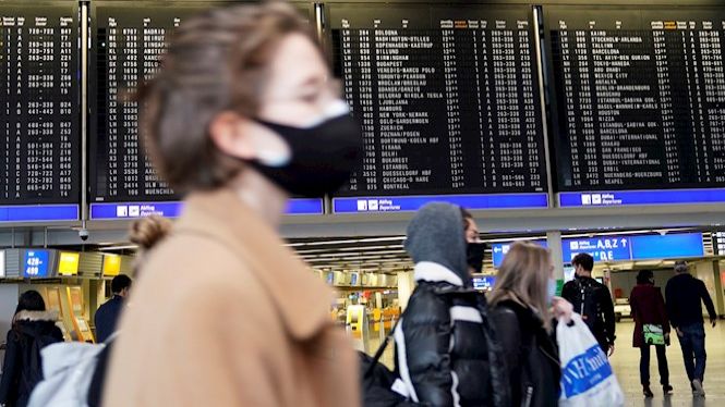 Espanya suspèn els vols d’entrada procedents del Regne Unit
