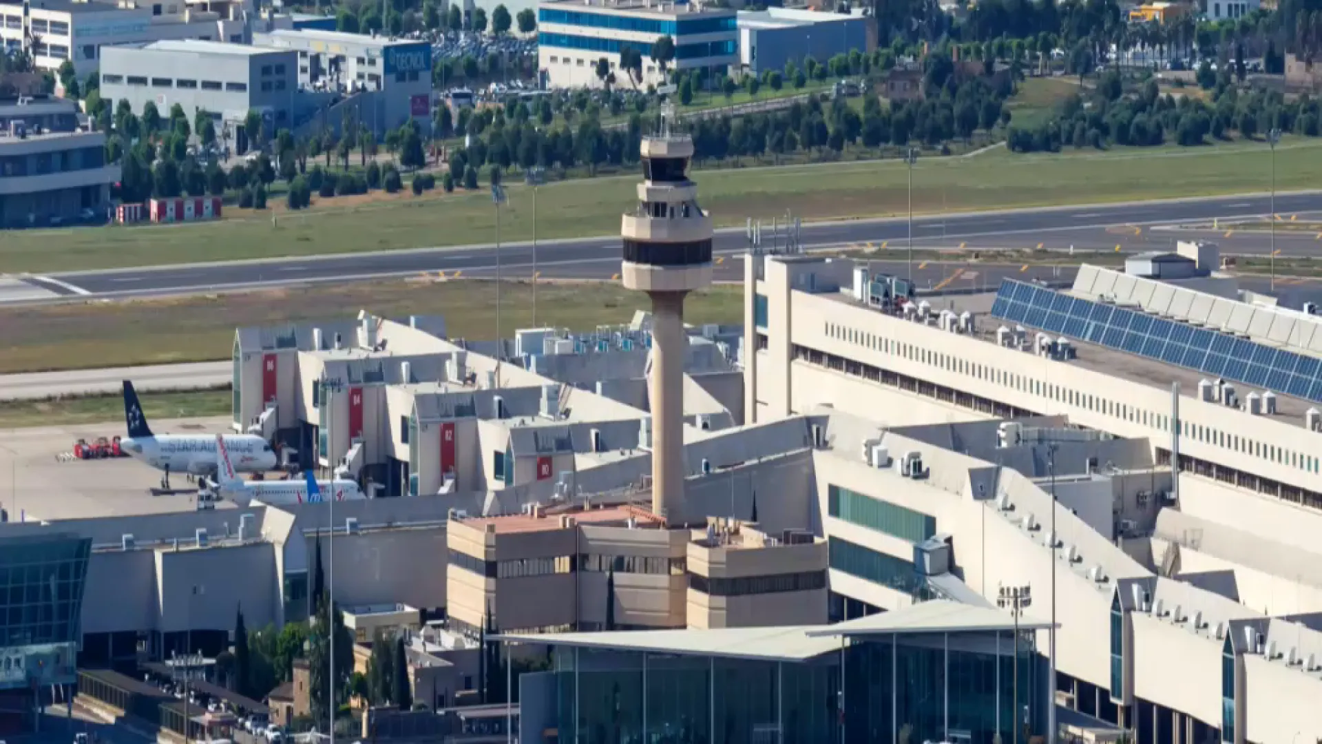 El Govern, “preocupat” per la possible privatització de la torre de control de Palma