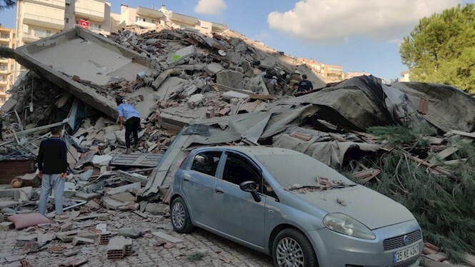 Un terratrèmol al mar Egeu causa almenys 14 morts, 12 d’ells a l’oest de Turquia