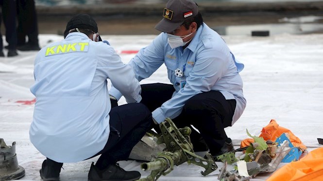 Trobades restes humanes de l’accident aeri d’Indonèsia