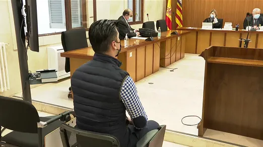 Demanen 13 anys i mig de presó per a un home acusat de violar una menor de 14 anys a Ciutadella