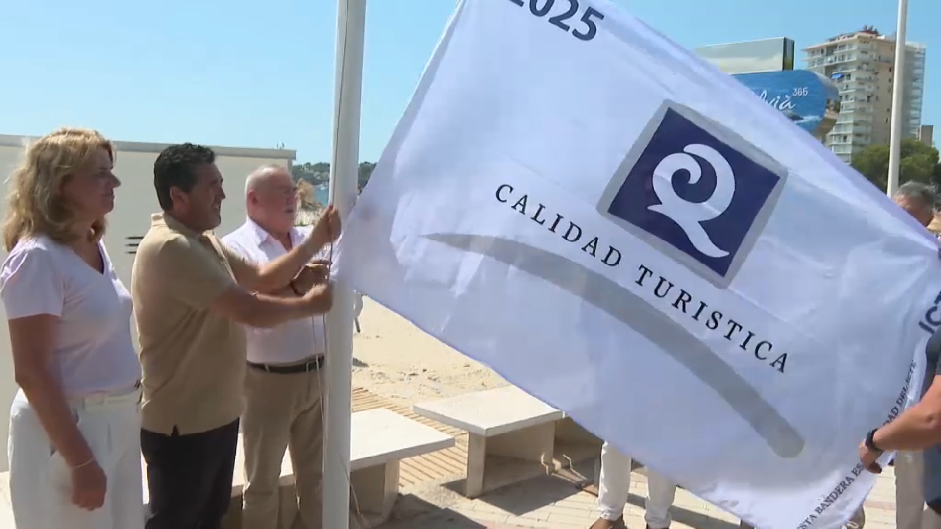 Calvià revalida les banderes de qualitat turística a 15 platges
