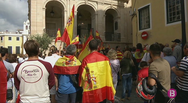 M%C3%A9s+de+700+persones+es+manifesten+a+Menorca+per+la+unitat+d%E2%80%99Espanya