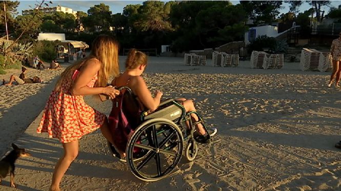 Una+turista+denuncia+la+inaccessibilitat+per+a+persones+amb+mobilitat+redu%C3%AFda+a+les+platges+d%E2%80%99Eivissa