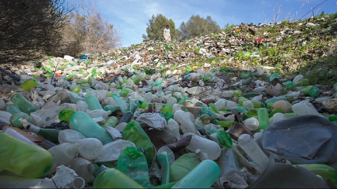 Greenpeace denuncia Ecoembes l’empresa que gestiona el reciclatge d’envasos a tot l’Estat