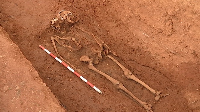 Troben les restes de dos cossos a la fossa d’Eivissa que correspondrien a represaliats franquistes
