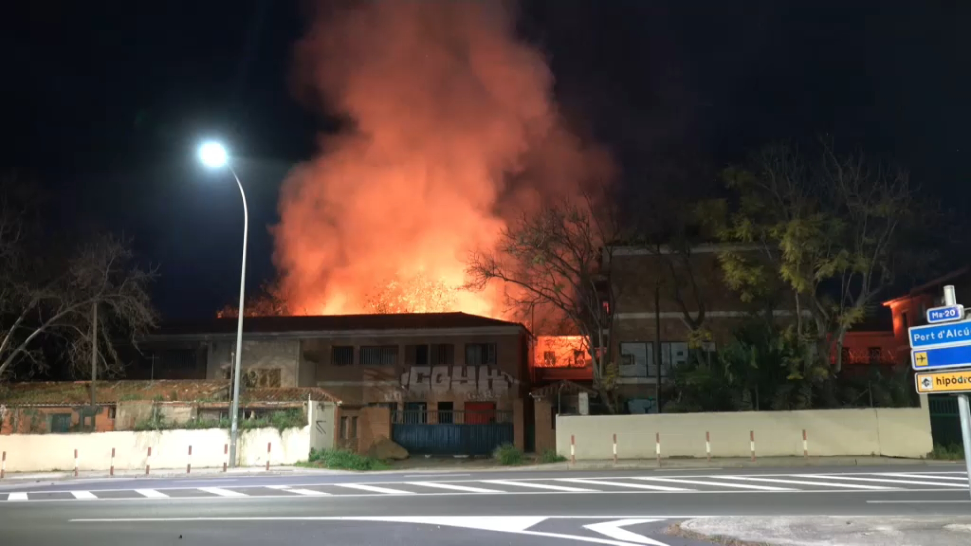 Quatre persones desallotjades a l’antiga presó de Palma a causa d’un incendi