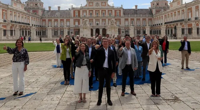 Feijóo diu que els caps de llista del PP han estat elegits “sense quotes ni pressions”