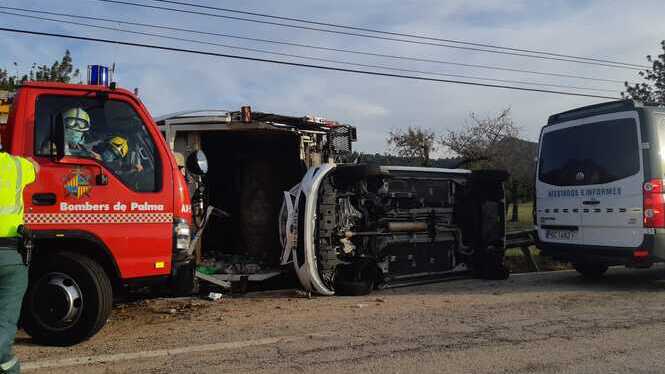 Mor el conductor d’un camió de recollida de fems a s’Esgleieta