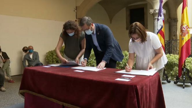 Cort, Consell i Govern signen un conveni per atorgar 11,5 milions d’euros en ajudes a empreses i autònoms